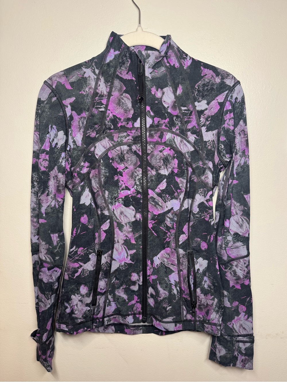 Lululemon Define Jacket *Luxtreme
Floral Shift Multi
